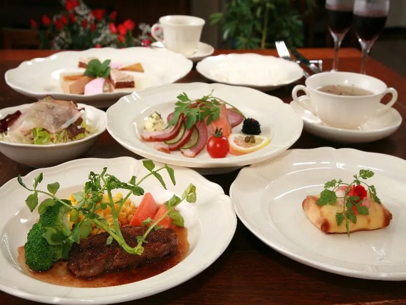 今年もやります!一泊二食付きが通常料金の5,000円引き!ほんとにこれが限界!感謝感謝の25周年謝恩プラン